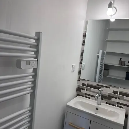 Apartamento Bienvenue Chez Mia Elikya Et Junior *